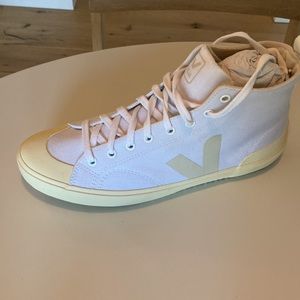 Veja Nova Canvas White Size 43